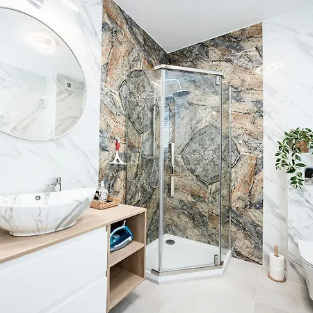 Grunwald - Parking & Terrace - By Rentujemy アパート ポズナン